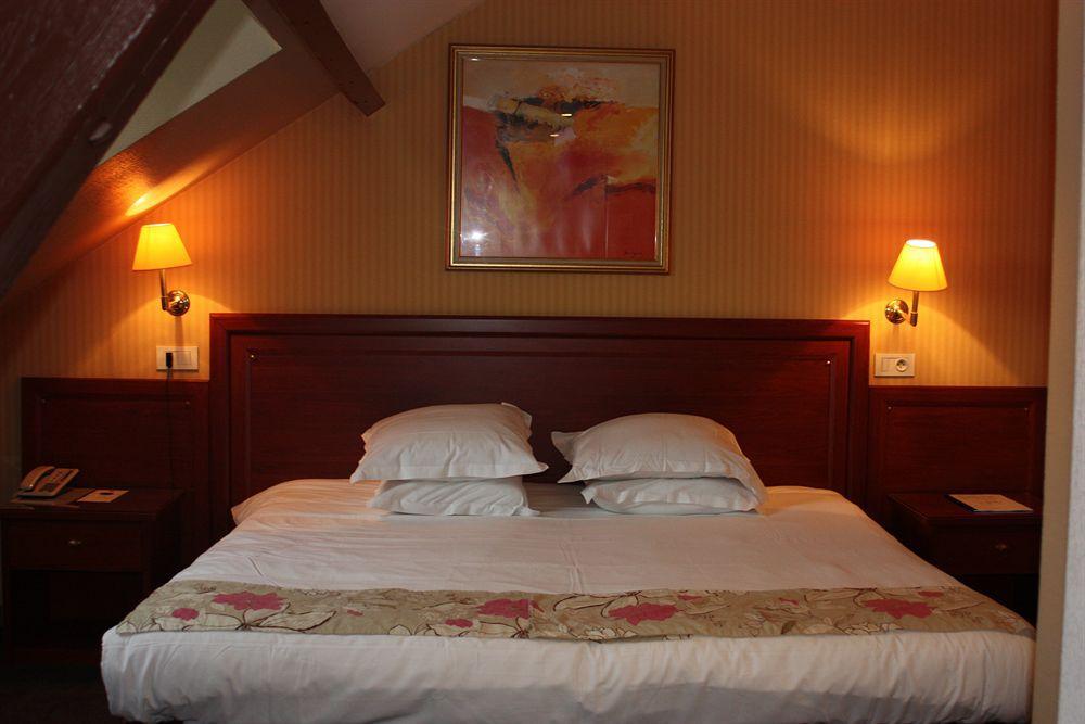 Hotel Europe And Spa Реймс Номер фото